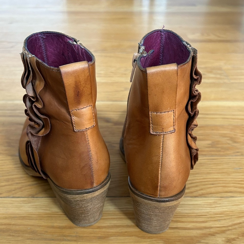 MALA VITA Desiree Leather Ruffle Boot Cognac Saddle Brown Chelsea Style Bootie - Picture 5 of 7